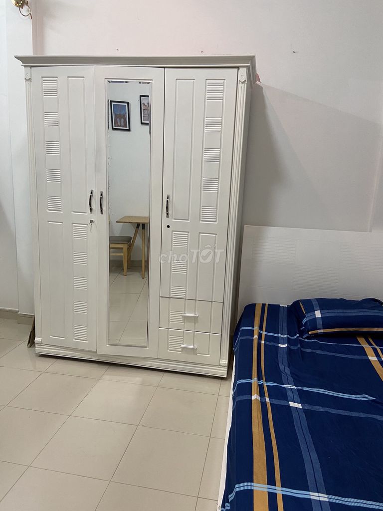 Rent room 8/19 Đinh Tiên Hoàng, District 1, 35 m2, 7 million, interior enough.