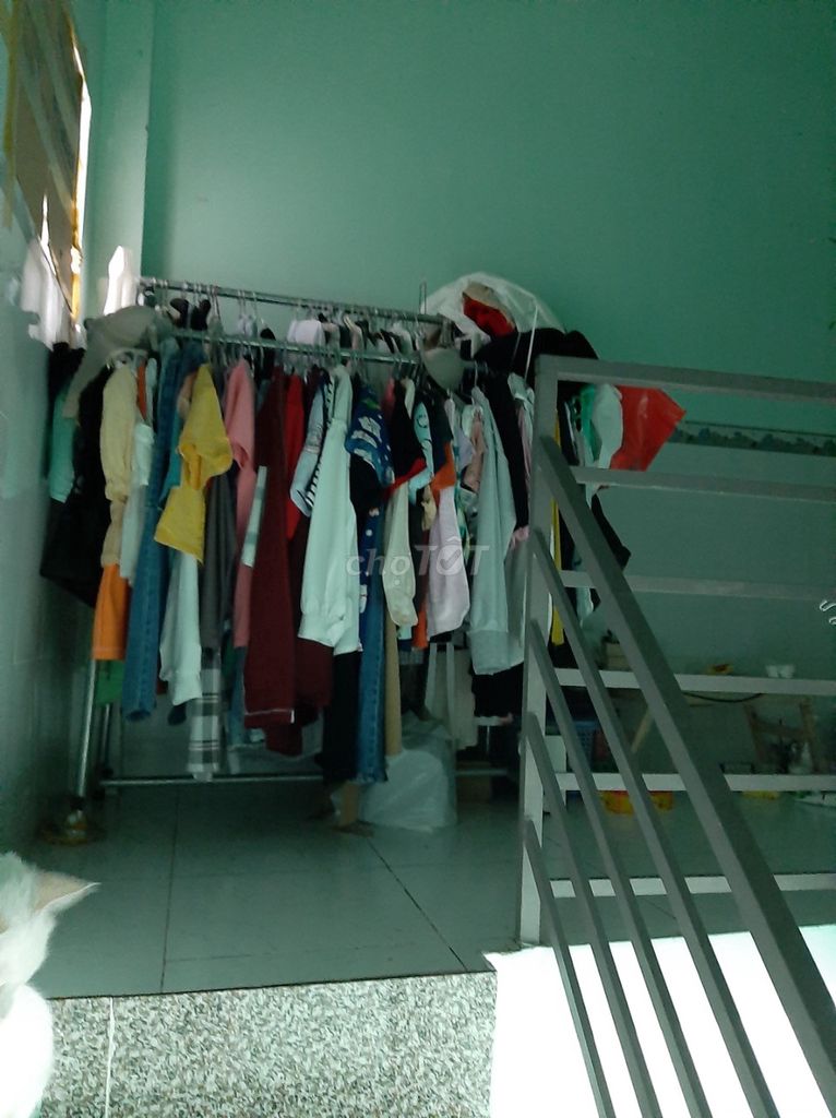 The room is closed, 1 st floor 1st floor, 30 meters of floor.