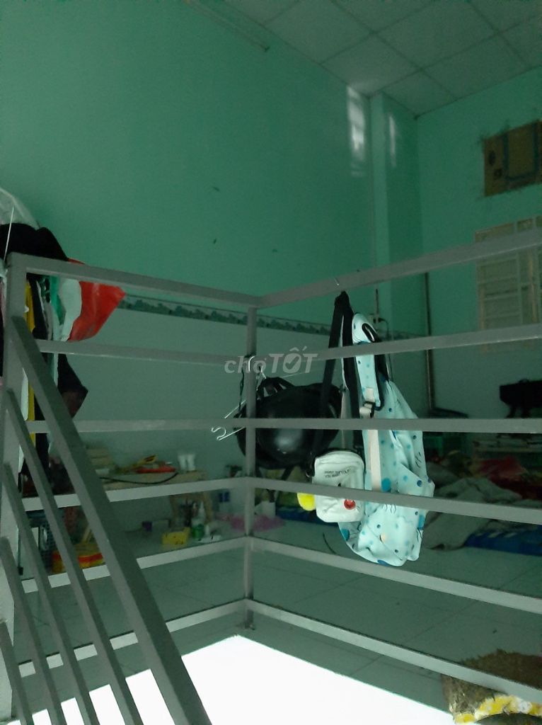 The room is closed, 1 st floor 1st floor, 30 meters of floor.
