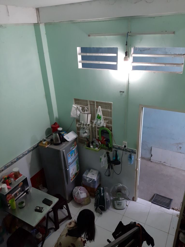 The room is closed, 1 st floor 1st floor, 30 meters of floor.