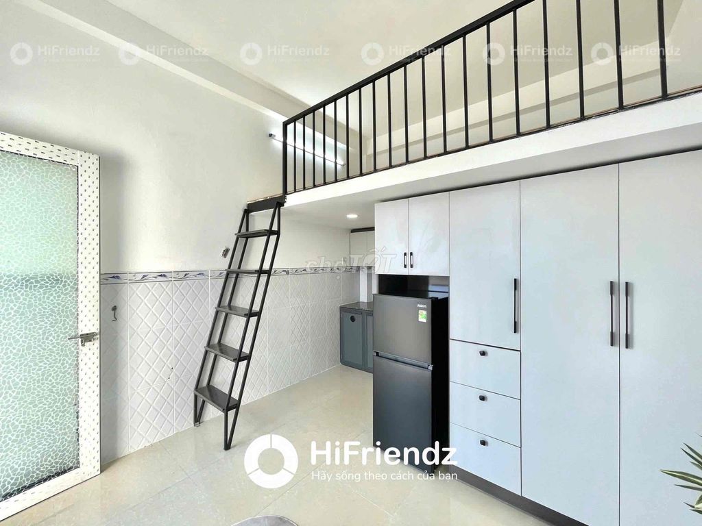 ENCol super wide open full comfortable interior downtown District 5