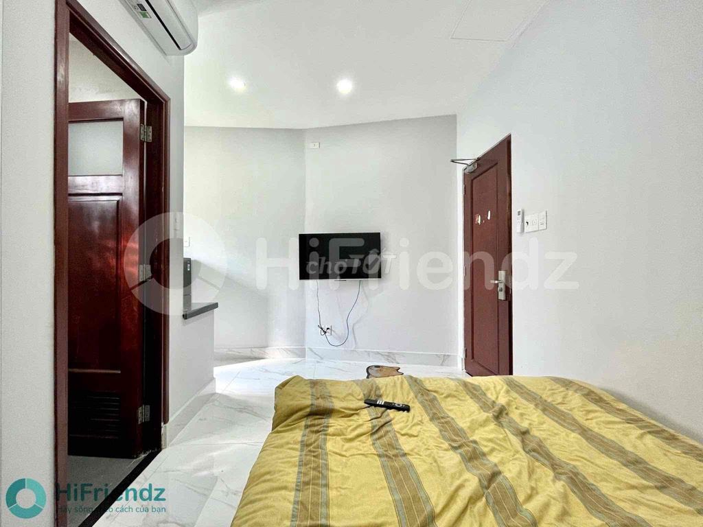 Cheap rent room, elevators, furniture.