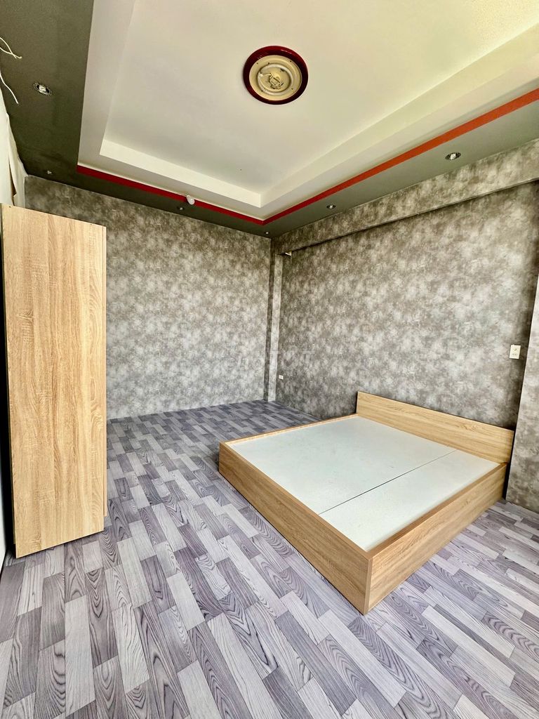 A super-duper wide-light window motel at Thạnh Lộc