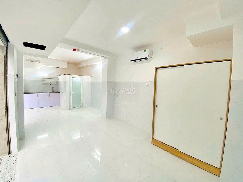 Miro 2 million8 close to the city's market - eternal.