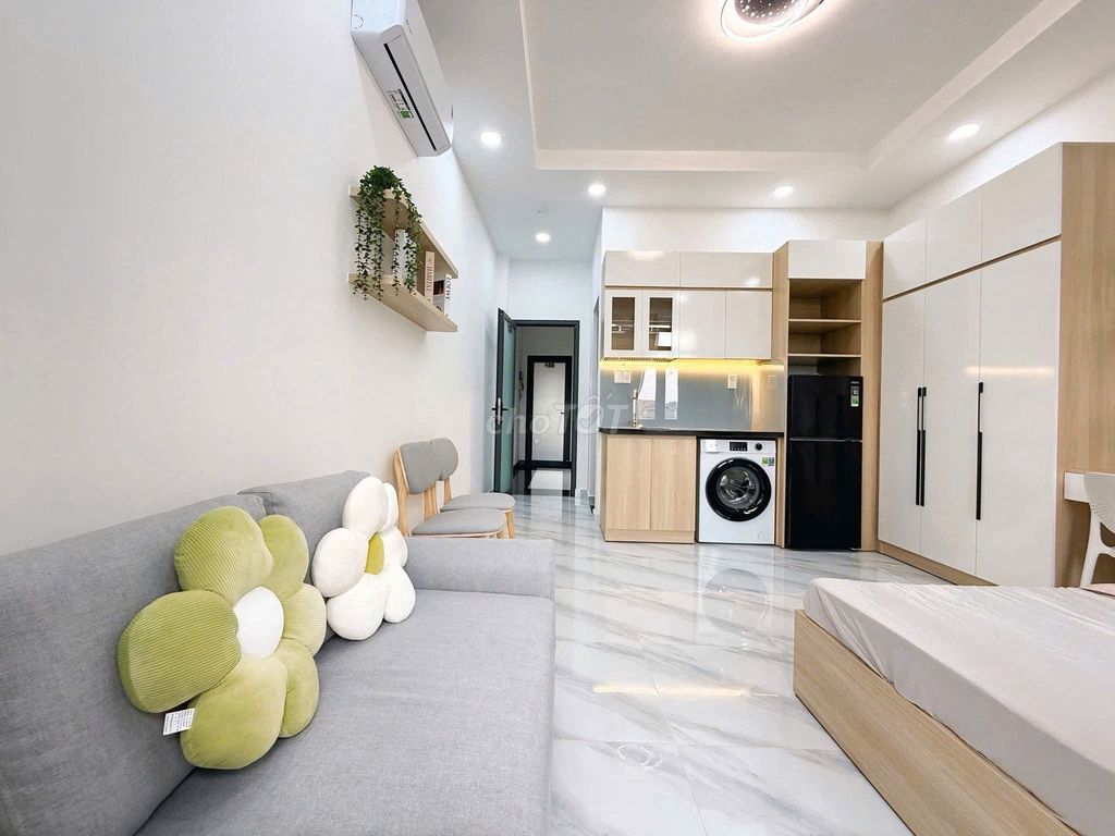 New balcony suite, Tô Hiệu near the College of pinks and lotus.