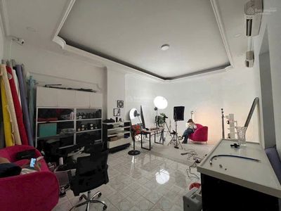 Rent the entire K300 Kp. 5 X18 M. Three-story ground. New home