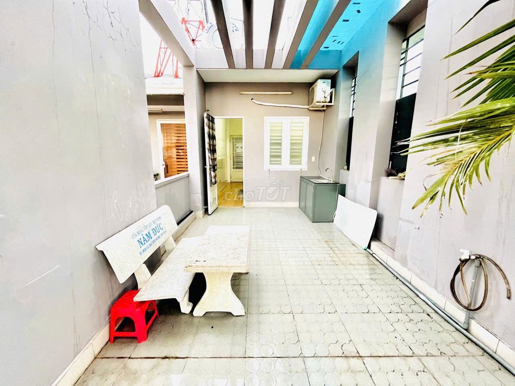 Room is available - District 4 - balcony