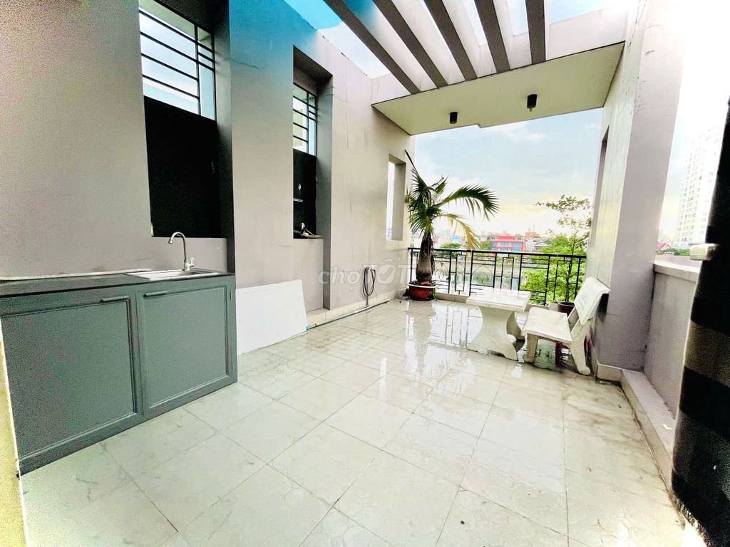 Room is available - District 4 - balcony