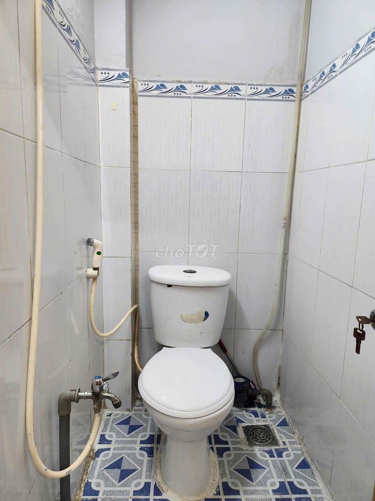 Only 2.8 million a month, in a nice motel room like this one-- 3rd, District 8