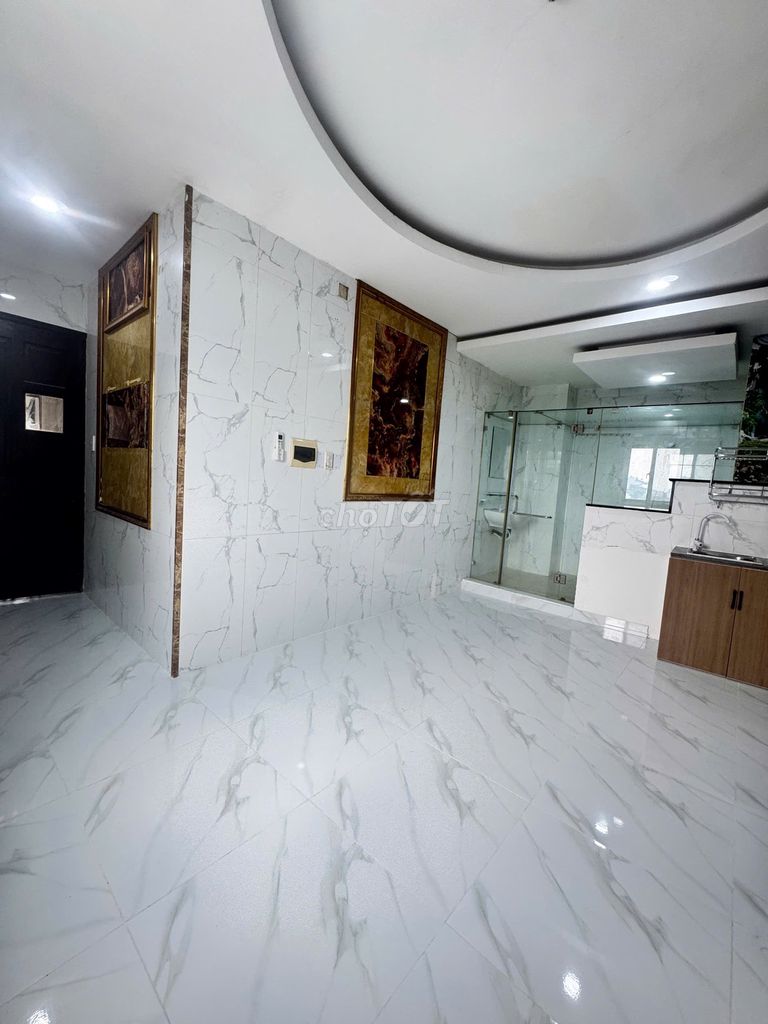 New studio -- cool room -- comfortable house.