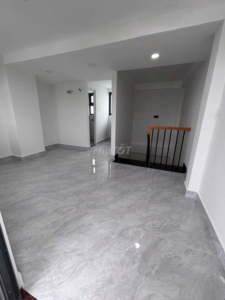 Thống Nhất rental room-- Carway alley 3 million balcony