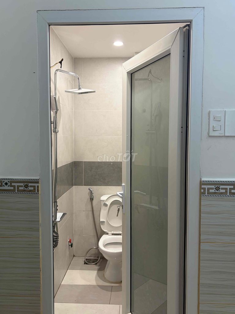 full interior/ 2 bathroom/wide kitchen suitable family.
