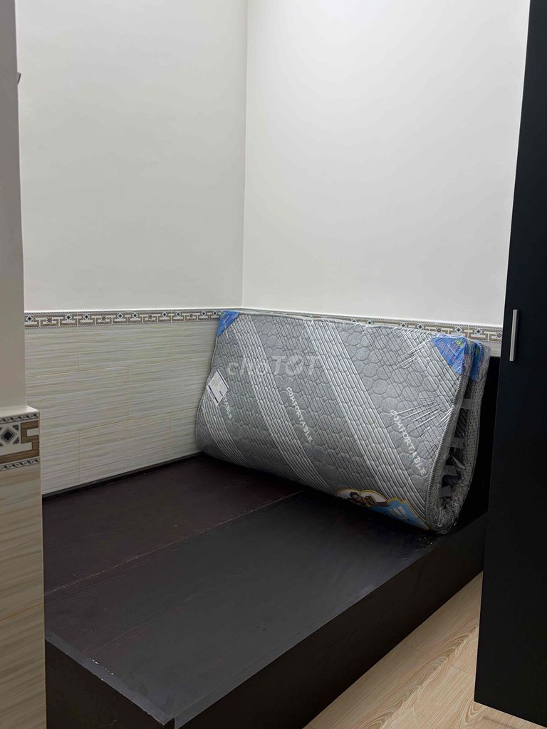 full interior/ 2 bathroom/wide kitchen suitable family.