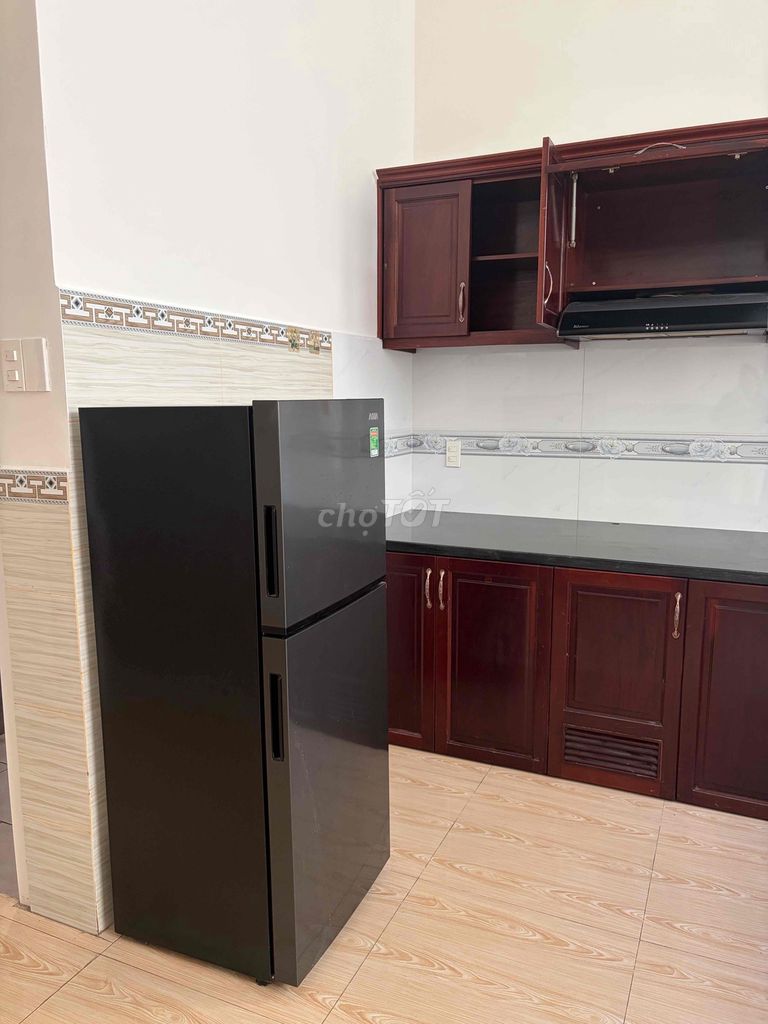 full interior/ 2 bathroom/wide kitchen suitable family.