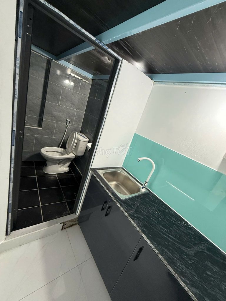Near the college of ostraca - clear room, open window 3 million4