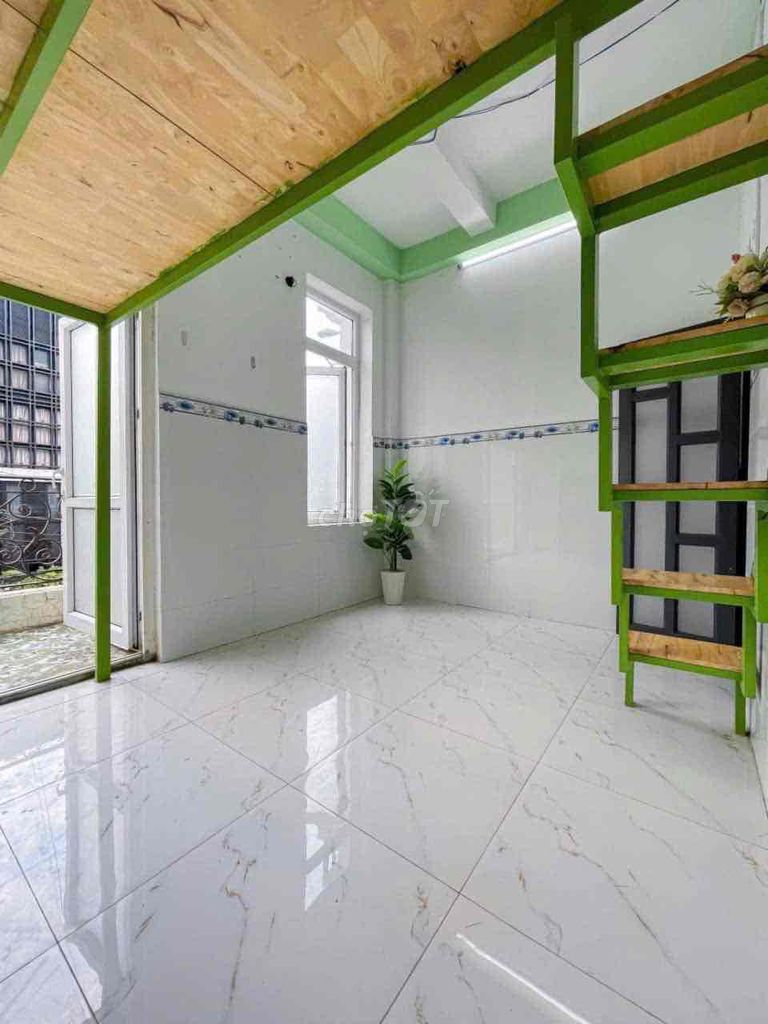 A full house has Trần Thị Nghỉ, 3.3 million a month.