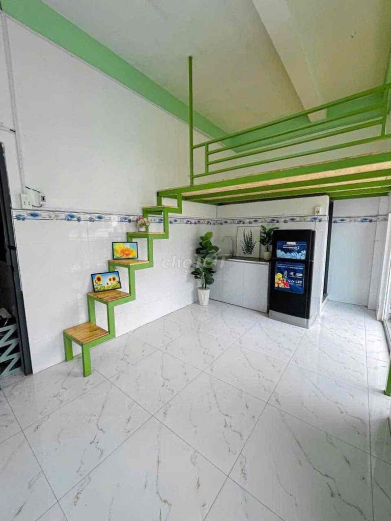 A full house has Trần Thị Nghỉ, 3.3 million a month.
