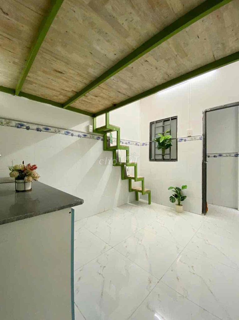 A full house has Trần Thị Nghỉ, 3.3 million a month.