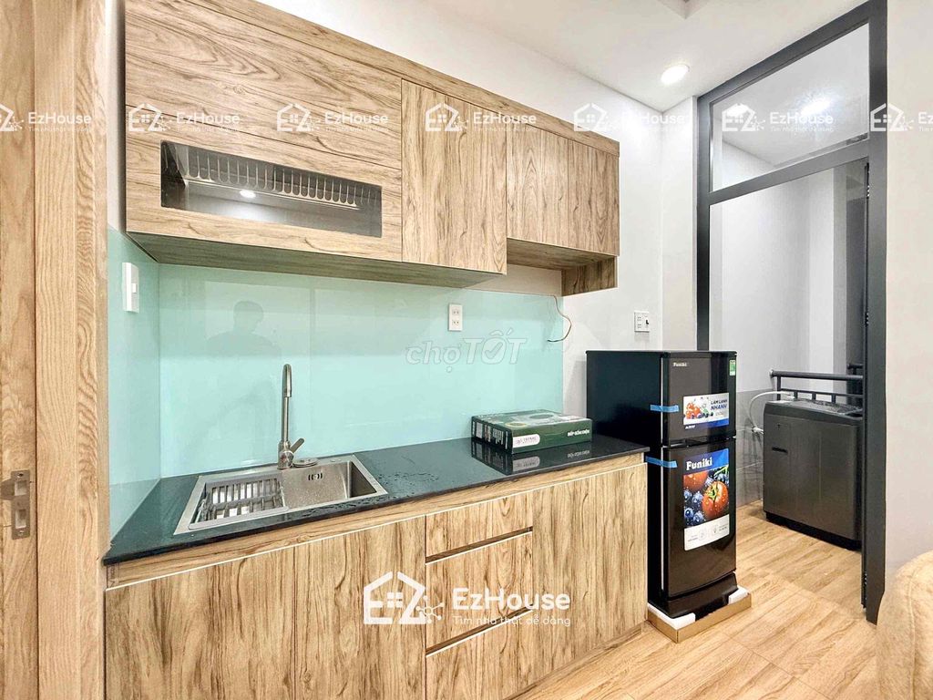 Open the building, the cash service apartment - next to the T3 station.