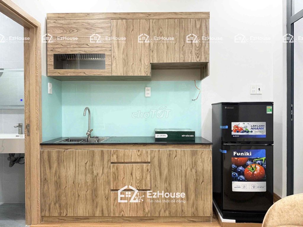 Open the building, the cash service apartment - next to the T3 station.