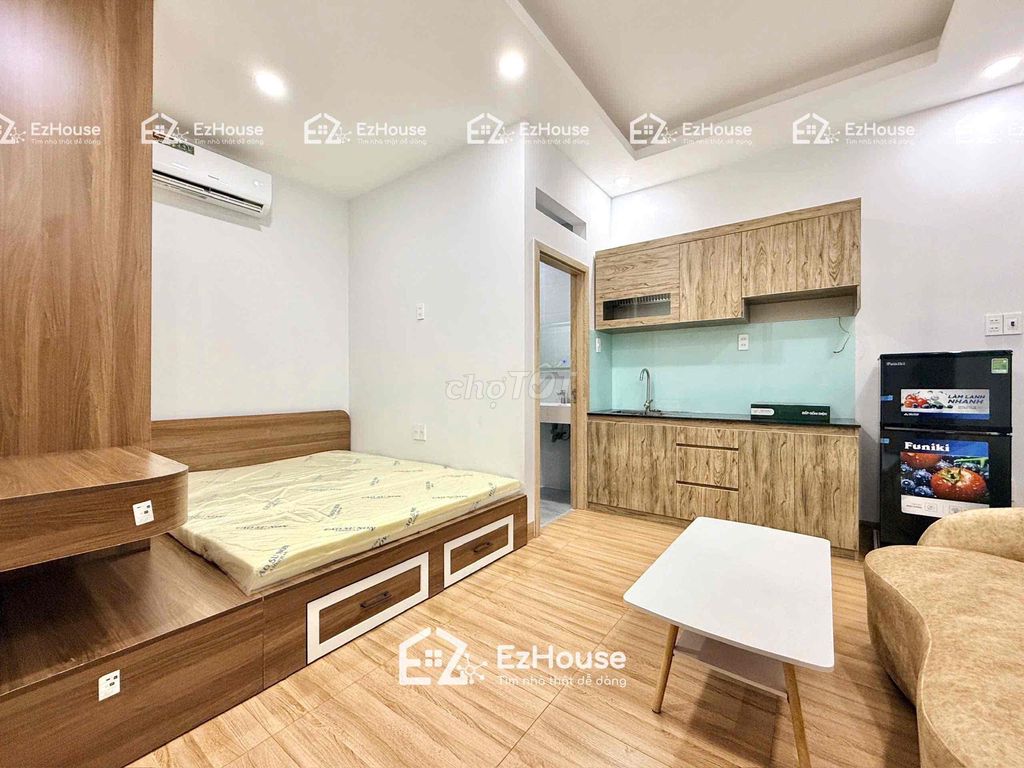 Open the building, the cash service apartment - next to the T3 station.