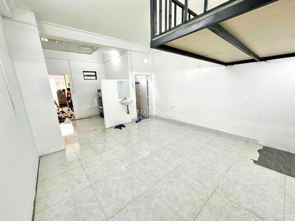 The owner of the room is a super large room.
