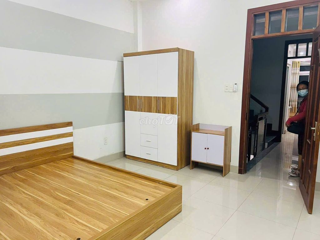 Rent room-- clean, secure, move in immediately.