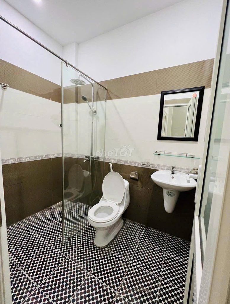 Rent room-- clean, secure, move in immediately.