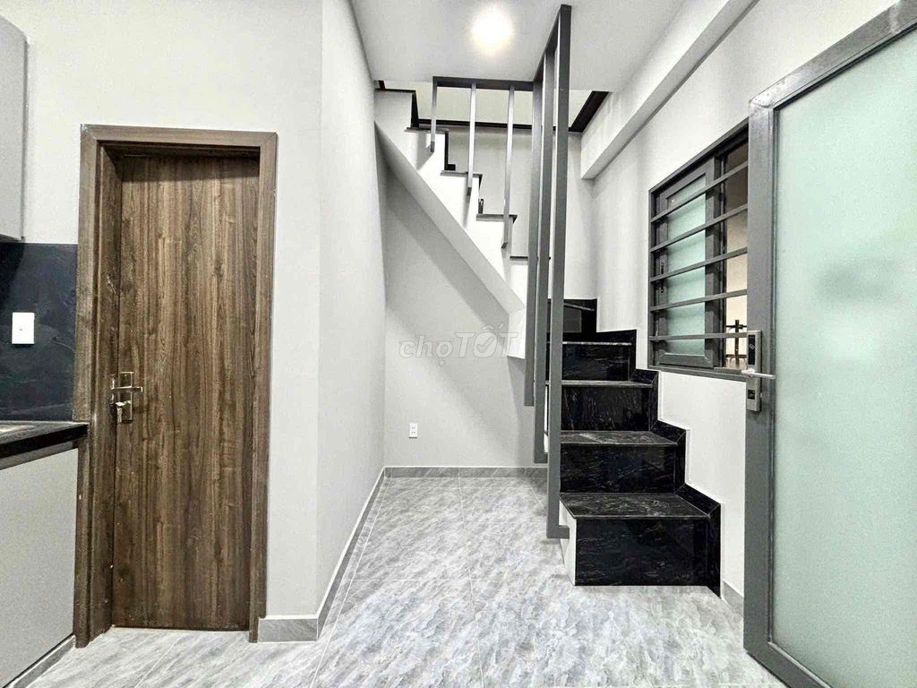 Open the guest room now. Lê văn việt.