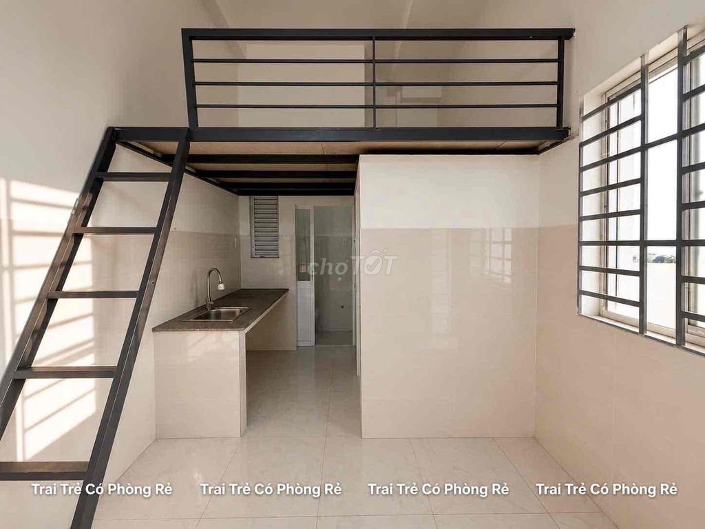 High guard room standing on-the-cold machine end Lê Trọng Tấn, cloud