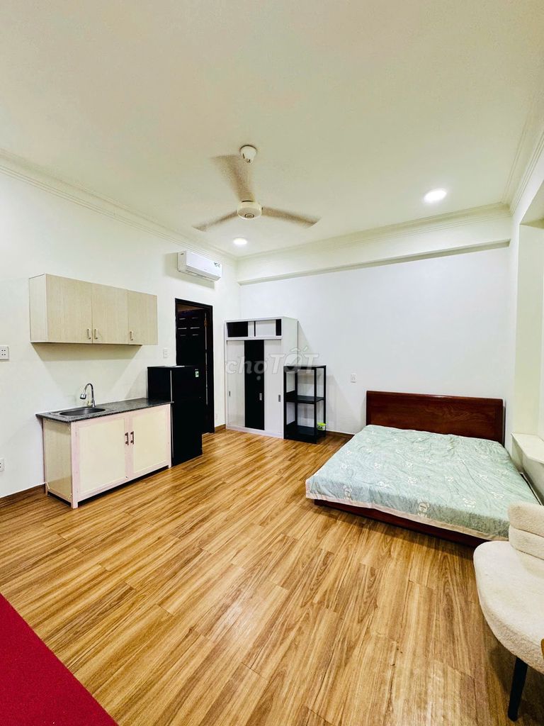 Please rent a room across from the Sea of City.