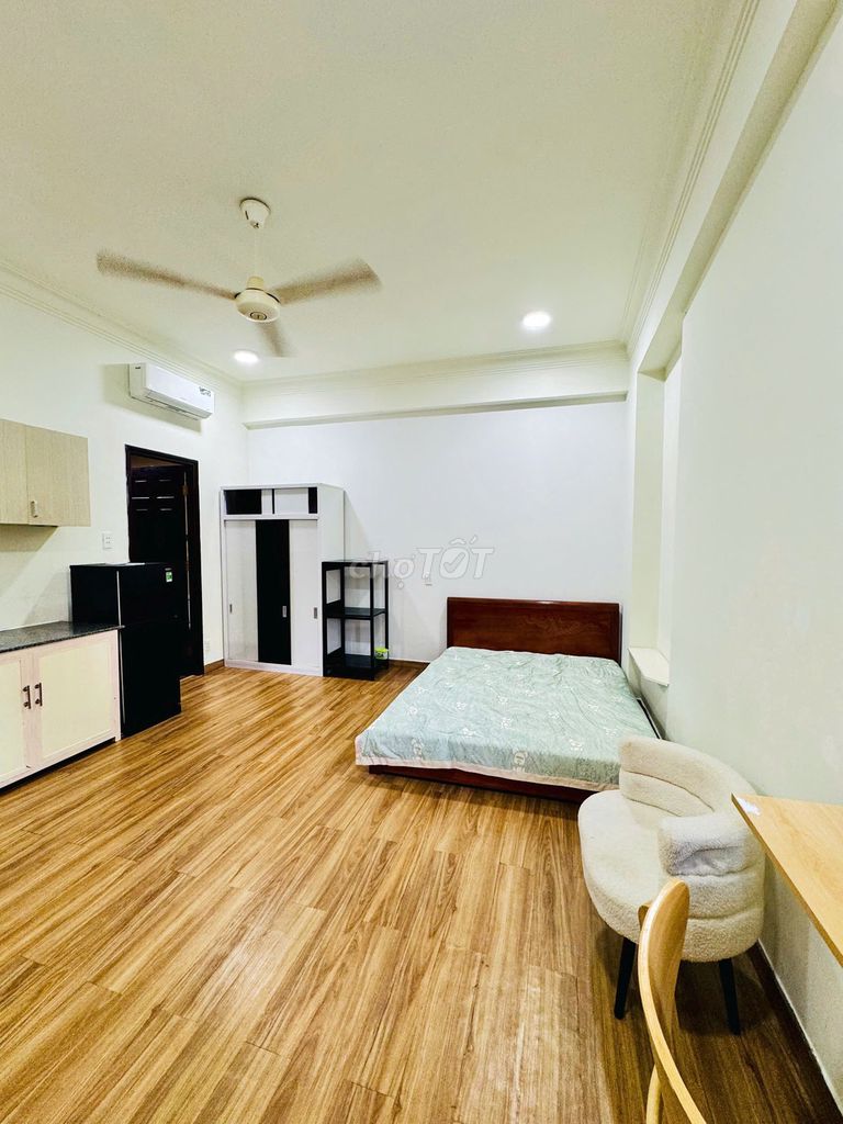 Please rent a room across from the Sea of City.