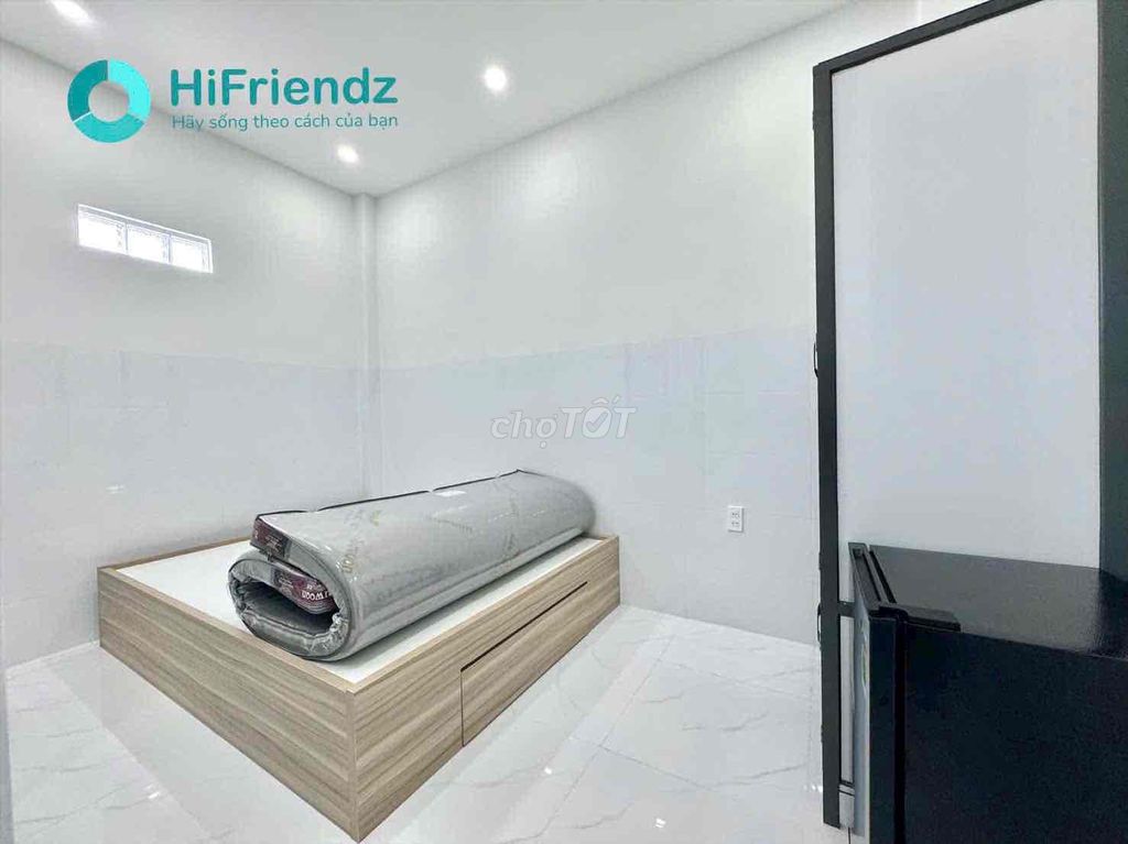 Studio Full interior right near the Y bridge, free to move through District 1.
