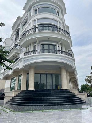 The total street building for the Vạn Phúc City rent, 5 meters across 6 m-7 meters-