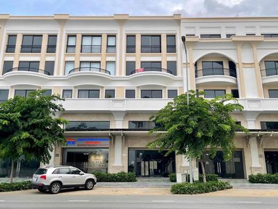 The total street building for the Vạn Phúc City rent, 5 meters across 6 m-7 meters-