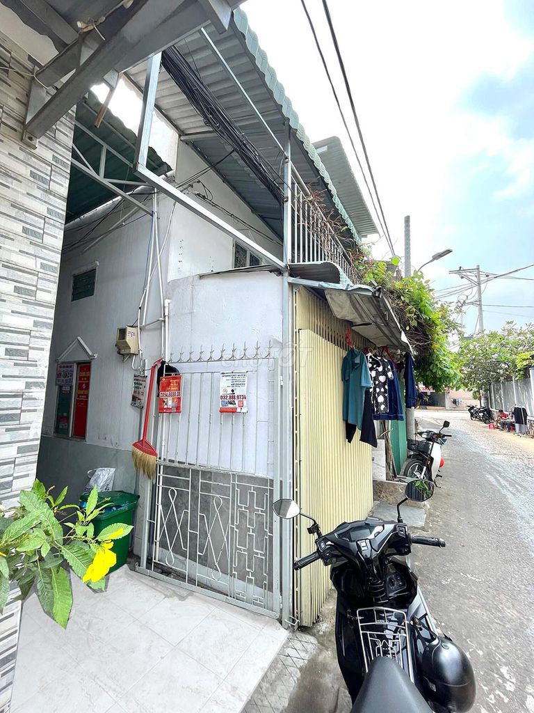 Rent a D.C. room near Hong Kong.