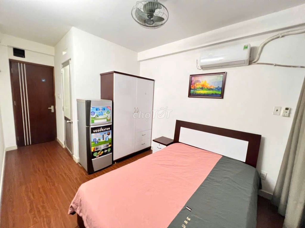 Rent room.