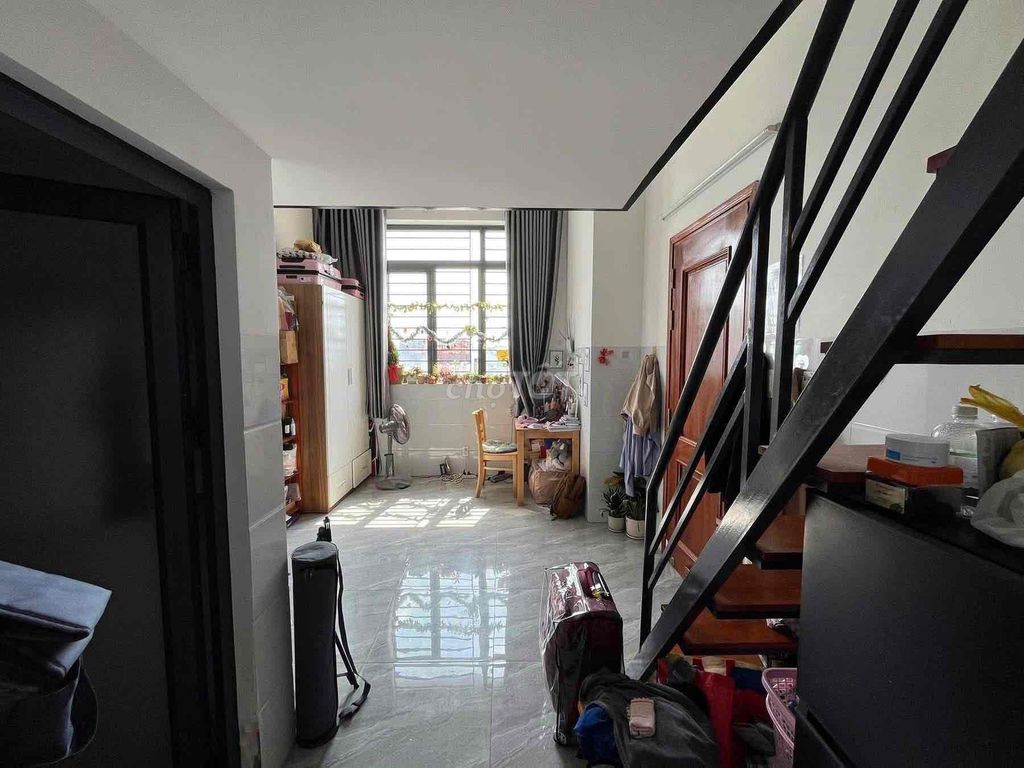 pass the window wide over 30 M2 near the green row