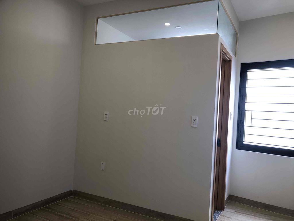 It's the owner of the Nguyễn Đình Khơi hotel room.