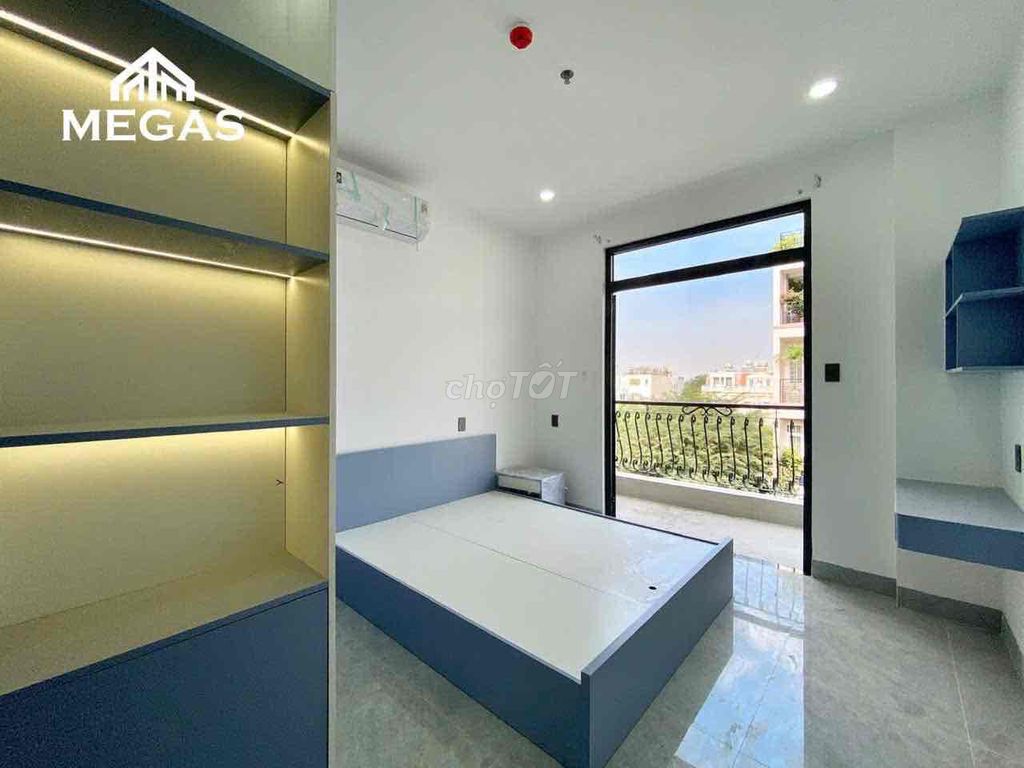 Rents a balcony studio in Cát Lái east of Villa- Umt