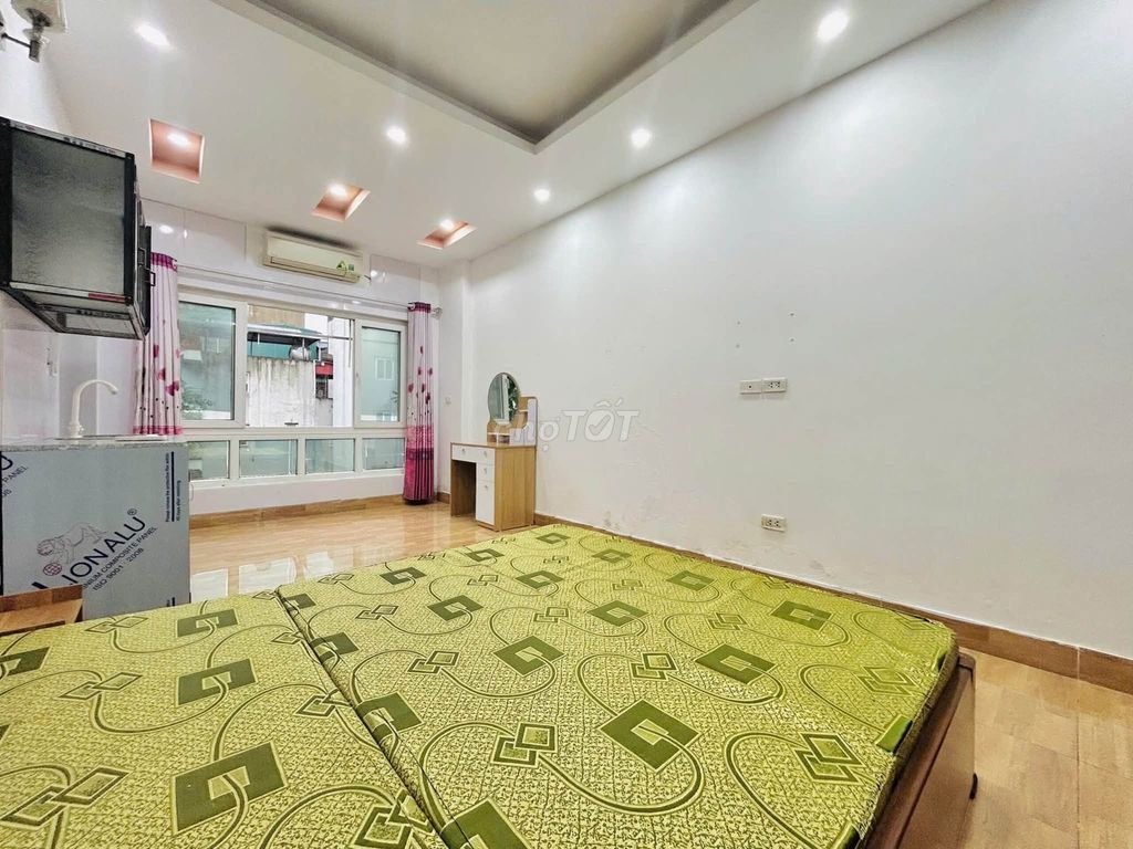 Rent room 4 million 3 by the market, car park