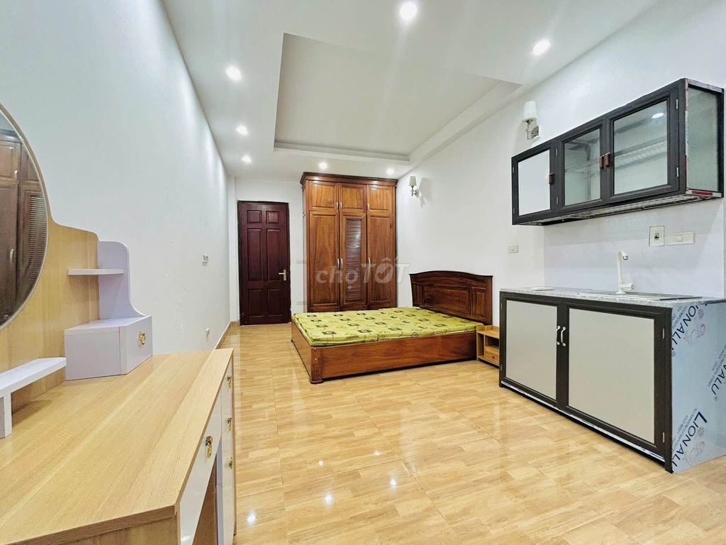 Rent room 4 million 3 by the market, car park