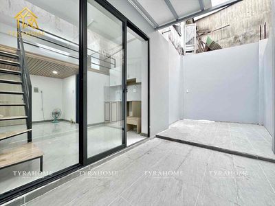 Duplex Super-Dopex has a yard in 30 meters. Full interior, 3 days. Bt Center