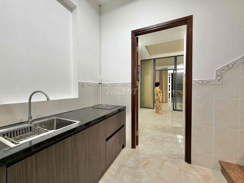 Rent a full bedroom right here in diamond.