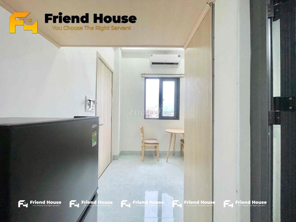 The room is 25 meters wide. The interior is right in the village park of China.