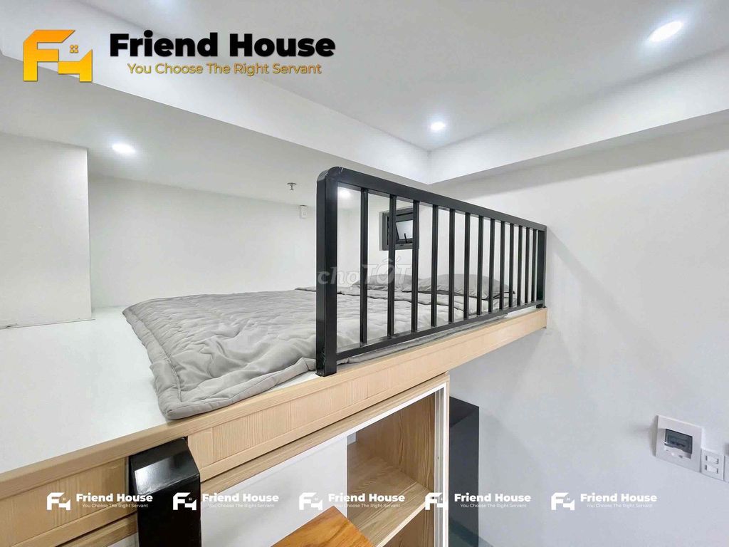 The room is 25 meters wide. The interior is right in the village park of China.