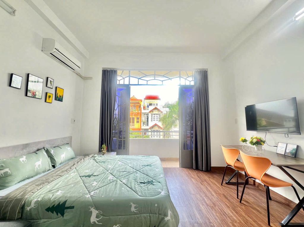 The owner himself rented a Trường Sơn public bedroom in the north coastal district of 10