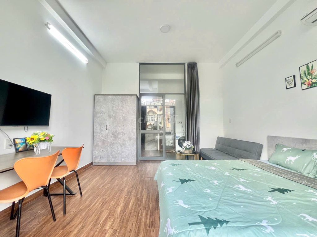 The owner himself rented a Trường Sơn public bedroom in the north coastal district of 10