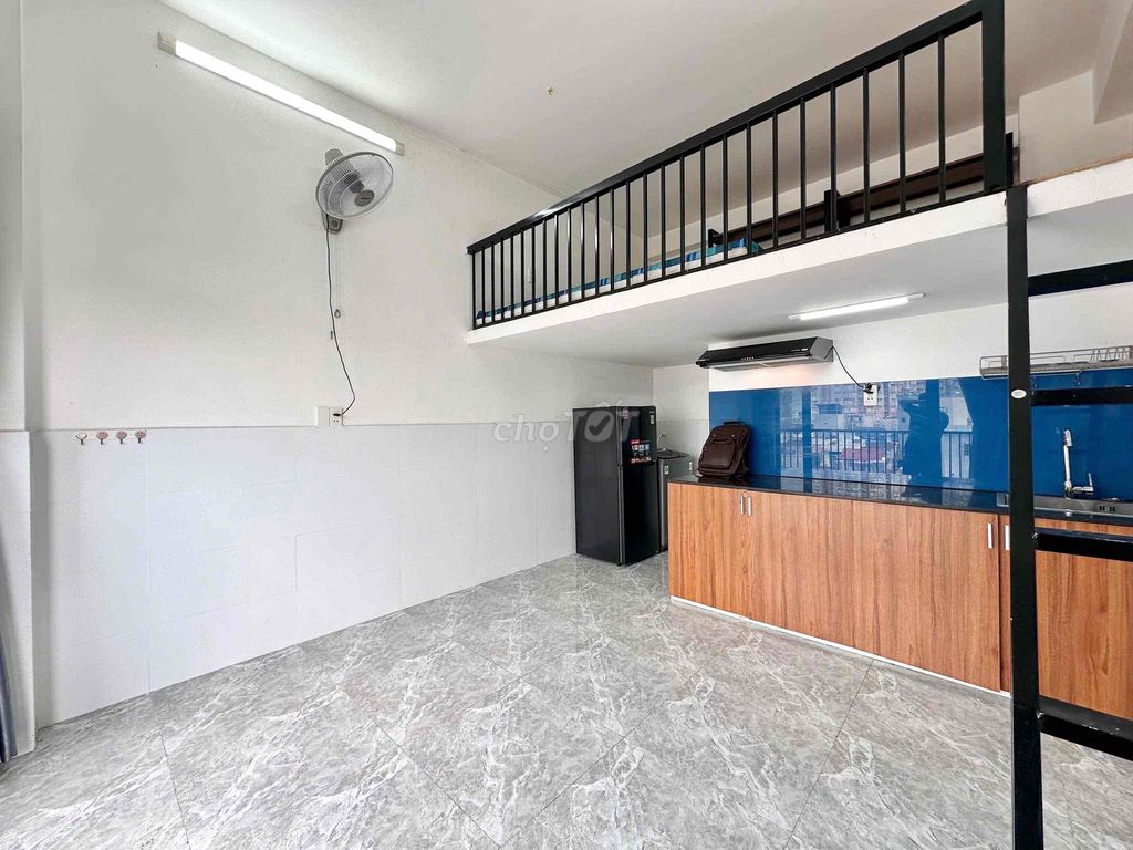 Rent a balcony with a full internal washing machine - Phạm Văn Chiêu