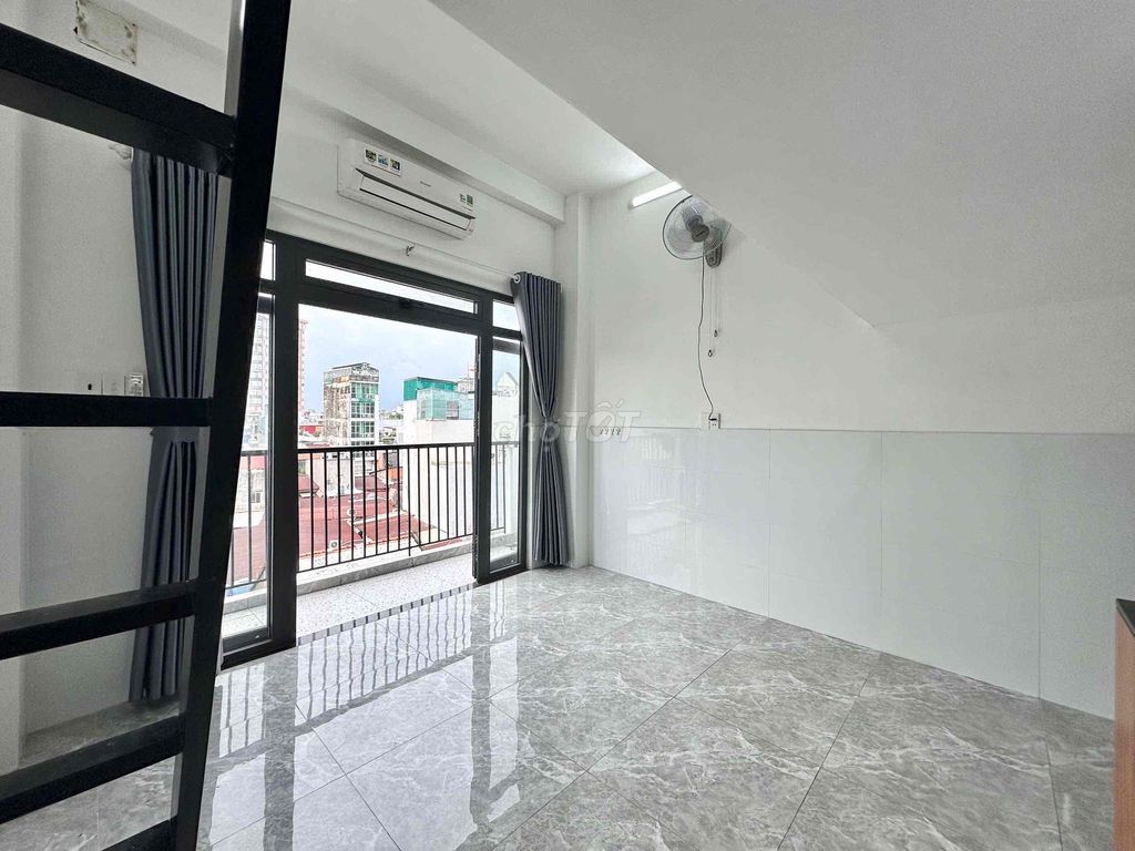 Rent a balcony with a full internal washing machine - Phạm Văn Chiêu